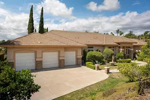 2737 Dos Lomas, Fallbrook, CA 92028 - Photo 2