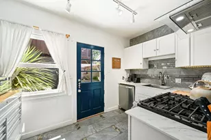 748 N Coast Hwy 101, Encinitas, CA 92024 - Photo 18