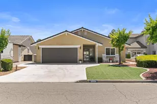 30194 White Wake Dr, Canyon Lake, CA 92587 - Photo 2