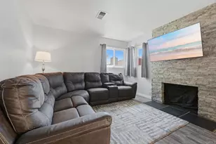 958 Marlin Dr, Vista, CA 92084 - Photo 4