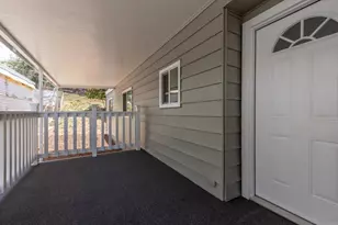 718 Sycamore Ave, Vista, CA 92083 - Photo 2