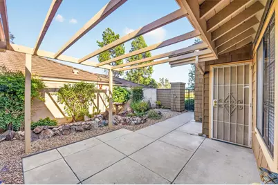 2719 Almendra Court, Fallbrook, CA 92028 - Photo 12