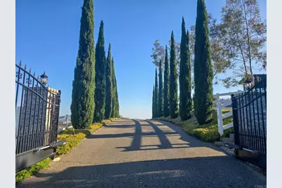 2521 Ralls Street, Fallbrook, CA 92028 - Photo 2