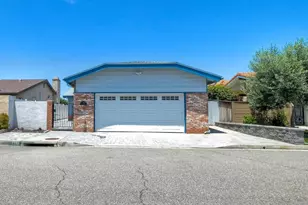 7593 Dehesa Ct, Carlsbad, CA 92009 - Photo 4