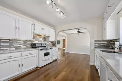 110 S Hanford Avenue, San Pedro, CA 90732 - Photo 24