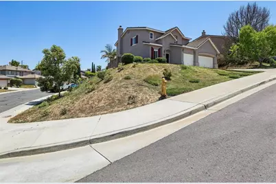 915 Applewilde Drive, San Marcos, CA 92078 - Photo 2