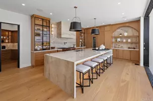 5875 La Jolla Mesa Dr, La Jolla, CA 92037 - Photo 2