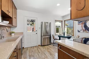 258 Barbara Ave, Solana Beach, CA 92075 - Photo 10