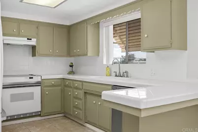 1035 Knoll Park Lane, Fallbrook, CA 92028 - Photo 8