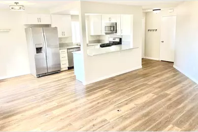 7400 Altiva Place, Carlsbad, CA 92009 - Photo 2