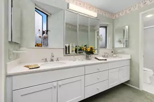 8870 Villa La Jolla Dr, La Jolla, CA 92037 - Photo 10