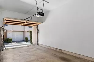7275 Calabria Ct, San Diego, CA 92122 - Photo 16