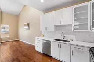 7275 Calabria Ct, San Diego, CA 92122 - Photo 6