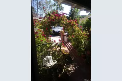 22101 Dumetz Rd., Woodland Hills, CA 91364 - Photo 2