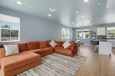 437 Jupiter, Escondido, CA 92025 - Photo 4