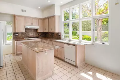 9618 Claiborne Square, La Jolla, CA 92037 - Photo 16