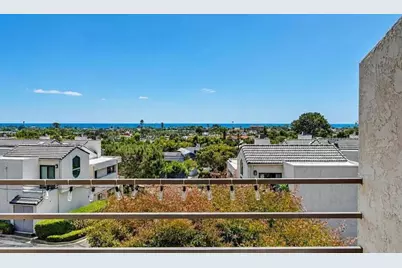 957 Hygeia Avenue, Encinitas, CA 92024 - Photo 2