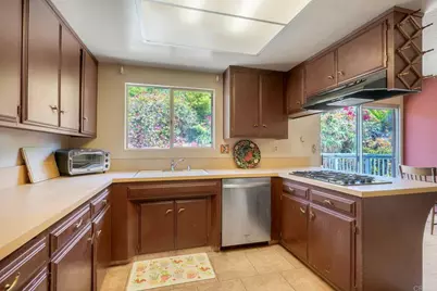 2302 Greenbrier Drive, Oceanside, CA 92054 - Photo 10