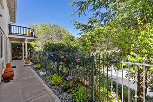 6085 Hillpointe Row, La Jolla, CA 92037 - Photo 12