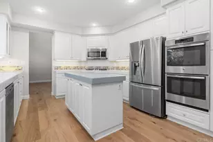 6085 Hillpointe Row, La Jolla, CA 92037 - Photo 2