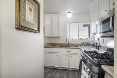 4545 Golden Ridge Dr, Oceanside, CA 92056 - Photo 10