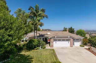 878 Rivertree Dr, Oceanside, CA 92058 - Photo 4