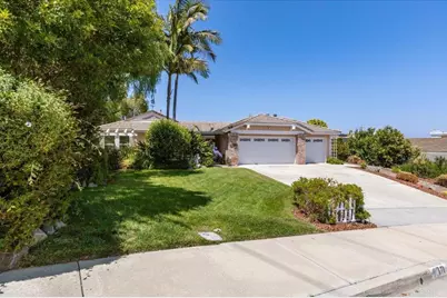 878 Rivertree Drive, Oceanside, CA 92058 - Photo 2