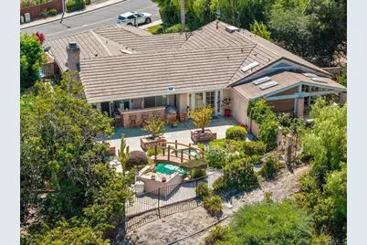 878 Rivertree Drive, Oceanside, CA 92058 - Photo 2