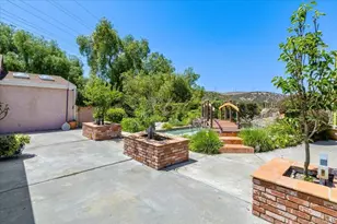 878 Rivertree Dr, Oceanside, CA 92058 - Photo 16