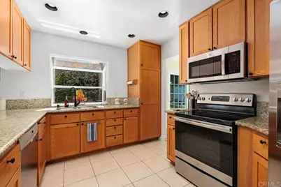 6819 Xana Way, Carlsbad, CA 92009 - Photo 8