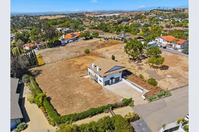 2058 Hawley Drive, Vista, CA 92084 - Photo 36
