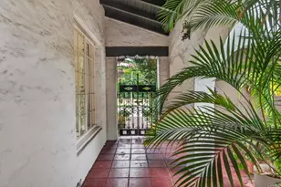 2798 McConnel, County - Los Angeles, CA 90064 - Photo 32
