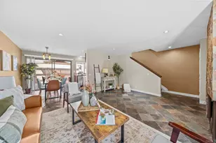 2710 Ariane Dr, San Diego, CA 92117 - Photo 10