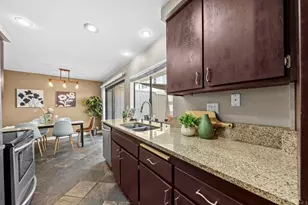 2710 Ariane Dr, San Diego, CA 92117 - Photo 16