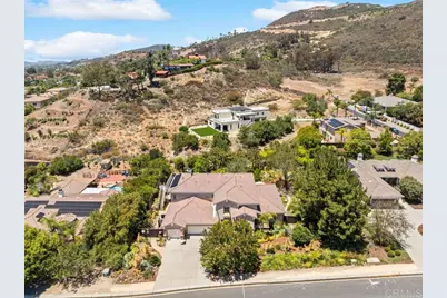 2494 San Clemente Avenue, Vista, CA 92084 - Photo 2