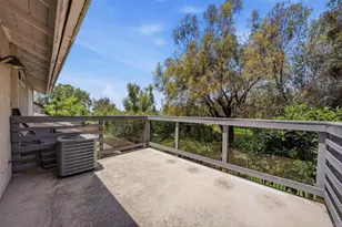 962 Woodgrove Dr, Cardiff by the Sea, CA 92007 - Photo 2