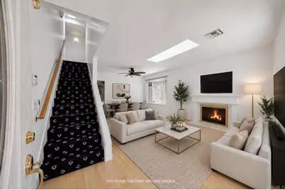 962 Woodgrove Drive, Cardiff by the Sea, CA 92007 - Photo 2