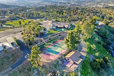576 Camino De La Cima, San Marcos, CA 92078 - Photo 2
