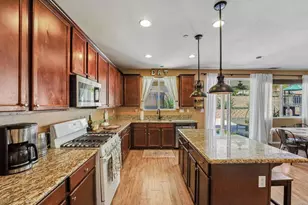 34967 Lava Tree Ln, Winchester, CA 92596 - Photo 10