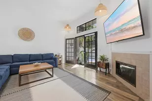 2372 Altisma Way, Carlsbad, CA 92009 - Photo 2
