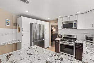 538 Jobe Hill Dr, Vista, CA 92081 - Photo 14