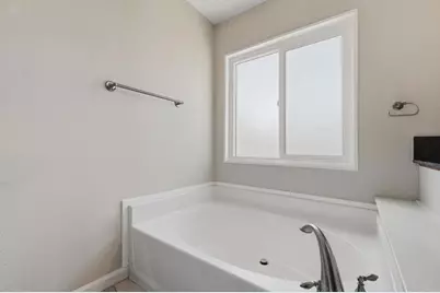 647 Via Costa Rica, Vista, CA 92081 - Photo 14