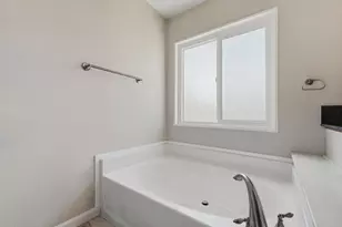 647 Via Costa Rica, Vista, CA 92081 - Photo 14