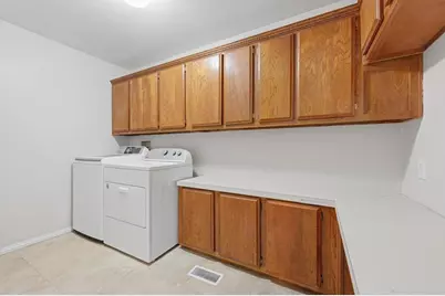 647 Via Costa Rica, Vista, CA 92081 - Photo 18