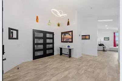 2302 Kimberly Ct, Carlsbad, CA 92008 - Photo 10