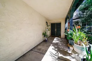 412 Taylor St, Vista, CA 92084 - Photo 2