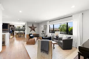 8675 Glenwick Ln, La Jolla, CA 92037 - Photo 4
