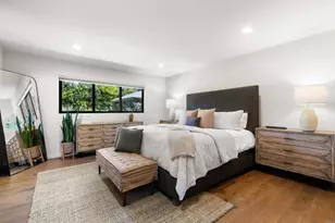 8675 Glenwick Ln, La Jolla, CA 92037 - Photo 18