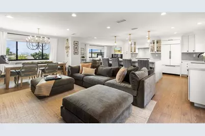 8675 Glenwick Lane, La Jolla, CA 92037 - Photo 16