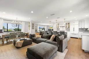 8675 Glenwick Ln, La Jolla, CA 92037 - Photo 16